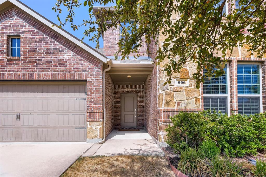 606 Saddle Club Way