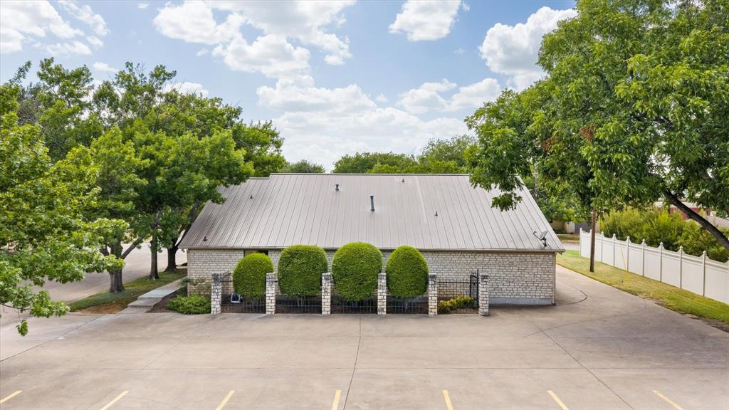 310 W Bluff Street