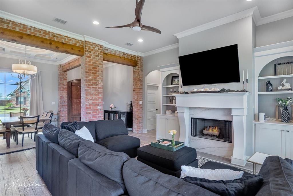 700 Dumaine Drive