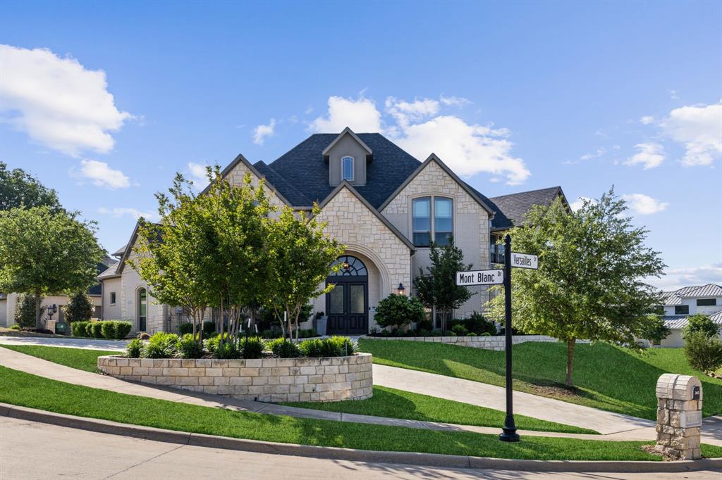 2413 Versailles Drive