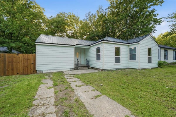 1103 BELL DR, GREENVILLE, TX 75401 - Image 3c804e98a2da150fa027ee41bdd196d7/1230120751