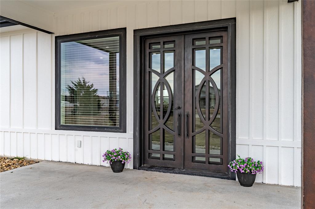 1706 County Road 35400