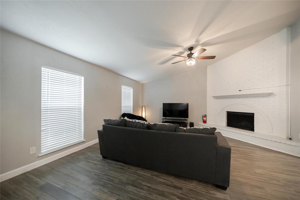 1433 Coffeyville Trail