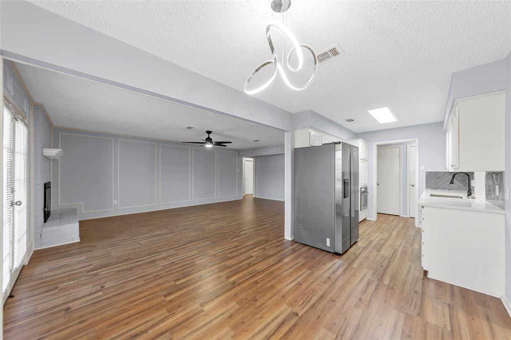 2827 Cross Timbers Drive