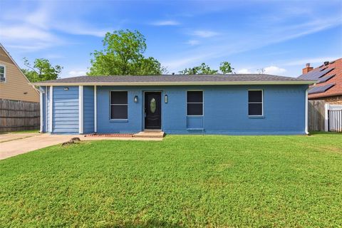 Photo of 14021 Horseshoe Trail, Balch Springs, TX 75180 (MLS # 21255479)