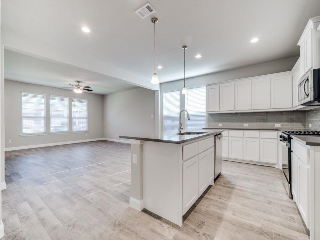 Fort Worth, Texas 76247, United States, 4 Bedrooms Bedrooms, ,2 BathroomsBathrooms,Residential,Active,132597