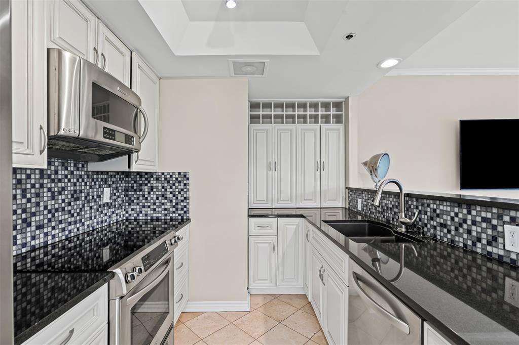 Latour Condo - Residential