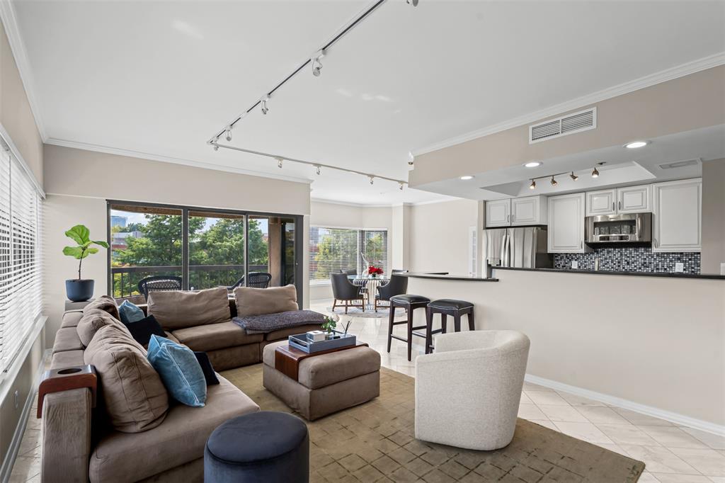 3030 Mckinney Avenue 306