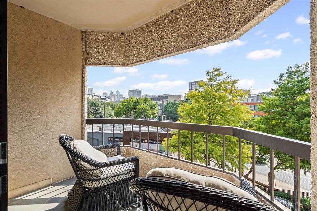Latour Condo - Residential