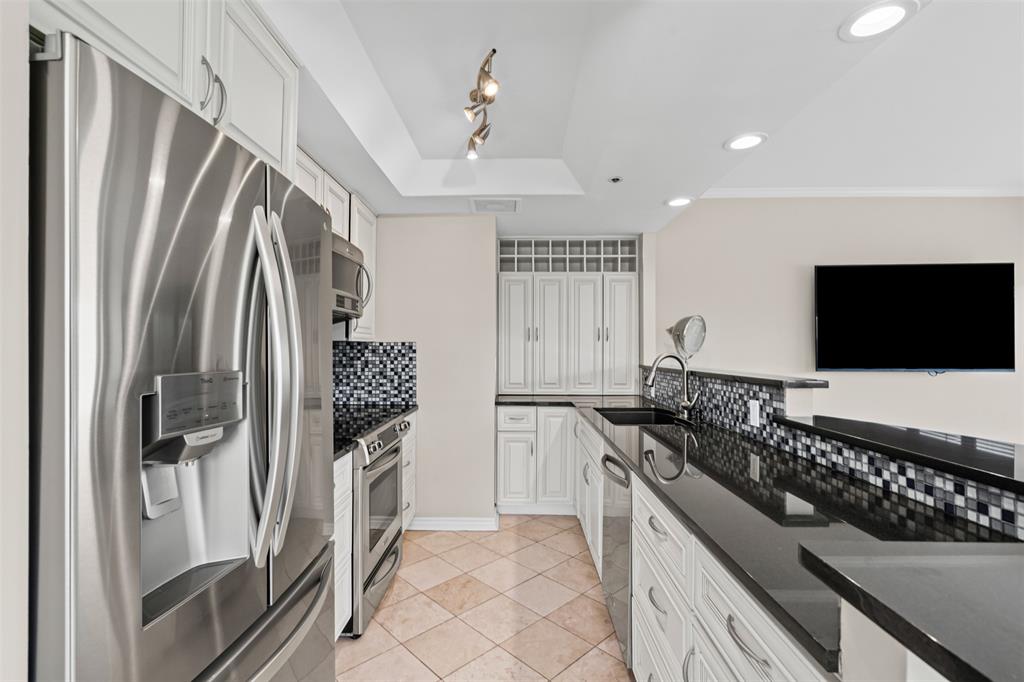 Latour Condo - Residential