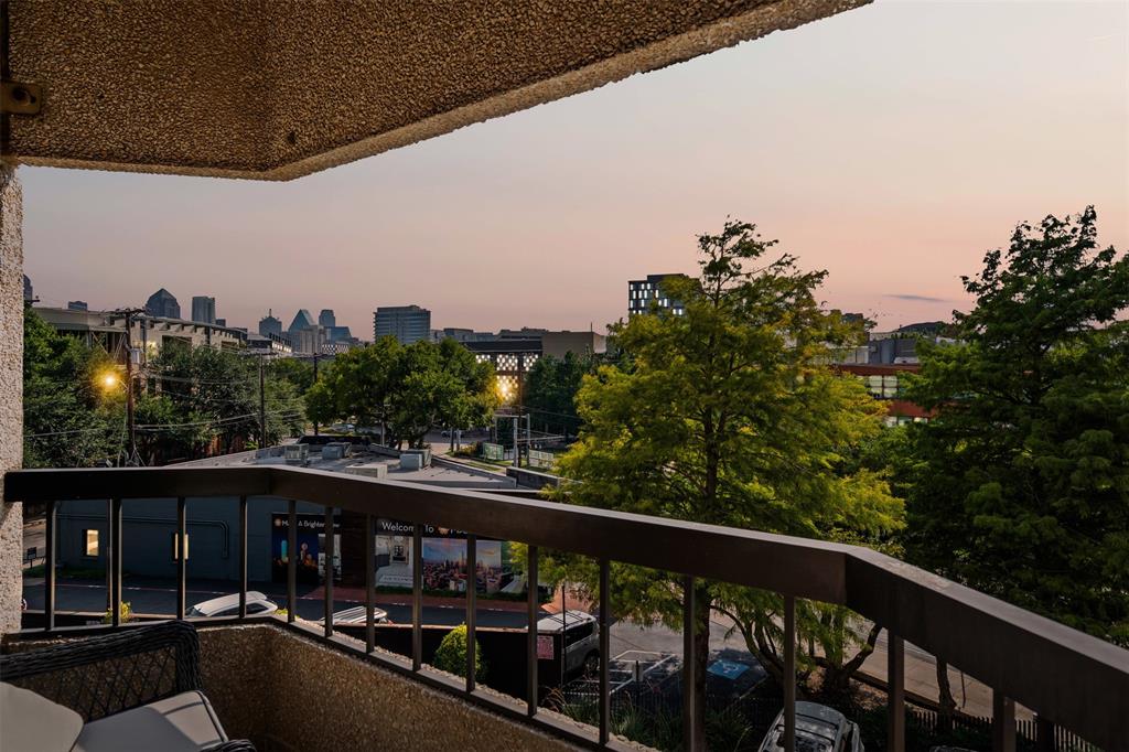 Latour Condo - Residential