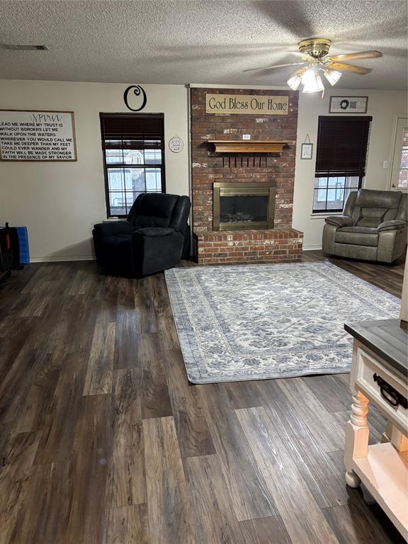 1809 N Cypress Avenue