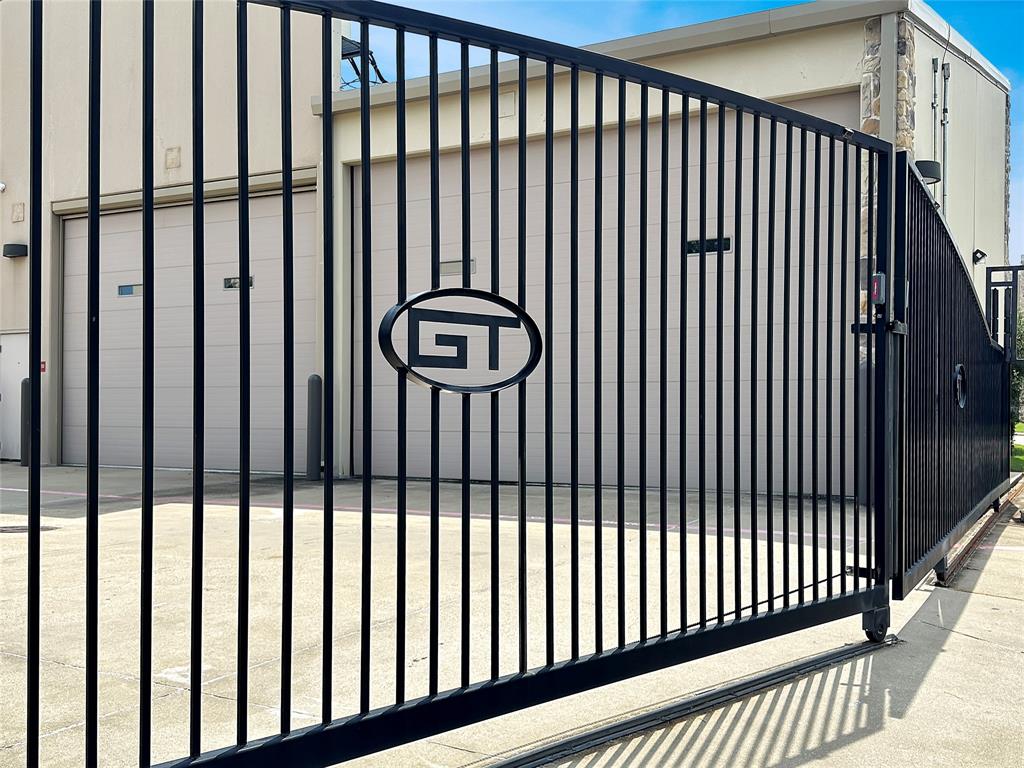 Garages Of Texas At Willow Bend - Commercial Sale