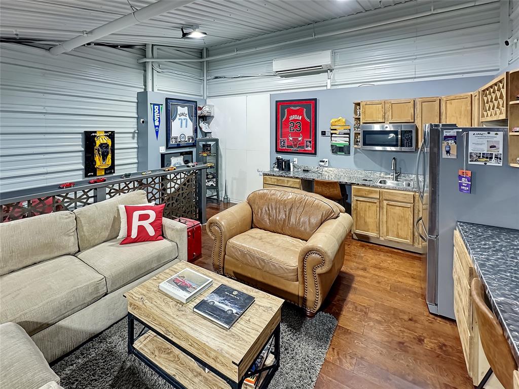 Garages Of Texas At Willow Bend - Commercial Sale