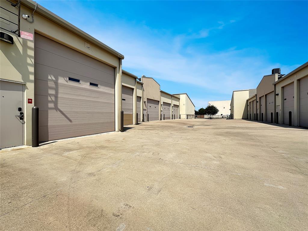 Garages Of Texas At Willow Bend - Commercial Sale
