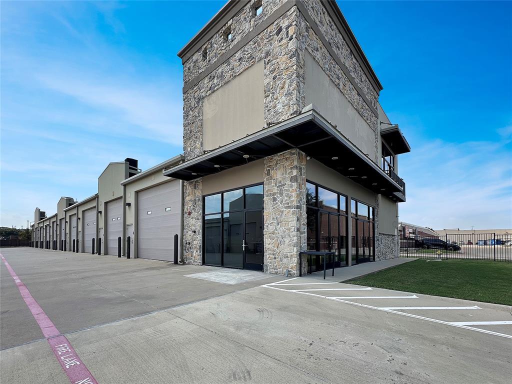 Garages Of Texas At Willow Bend - Commercial Sale