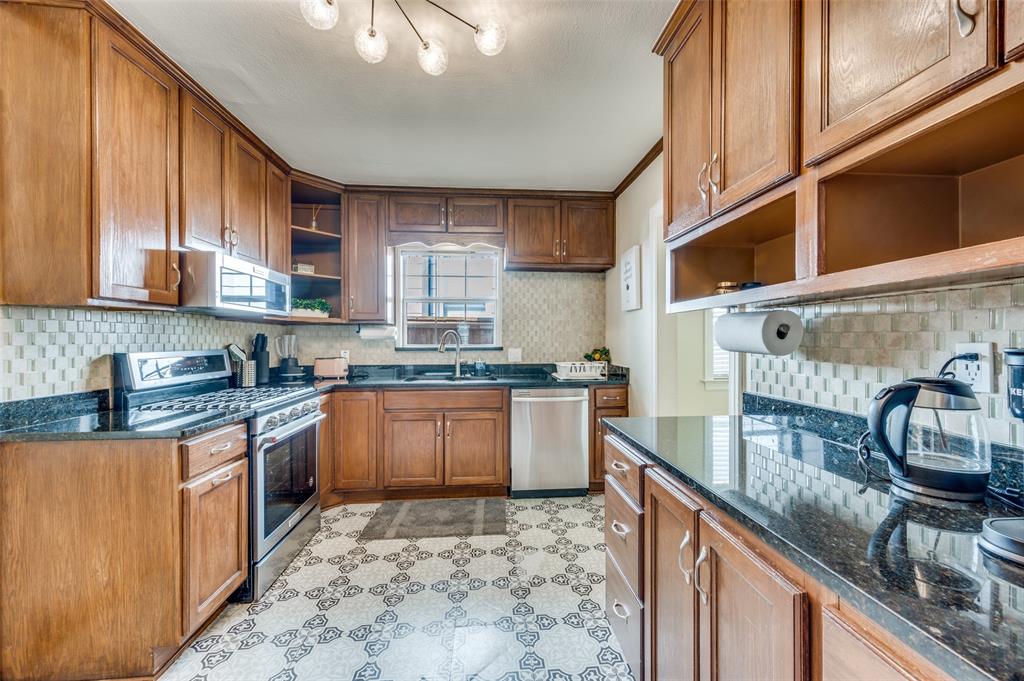 2619 Kingston Street