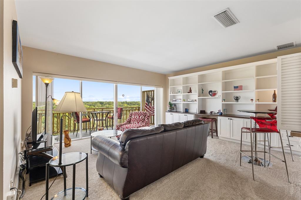 6211 W Northwest Highway G710