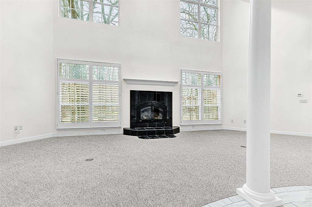 Emerald Sound At Lake Lewisvil - Residential