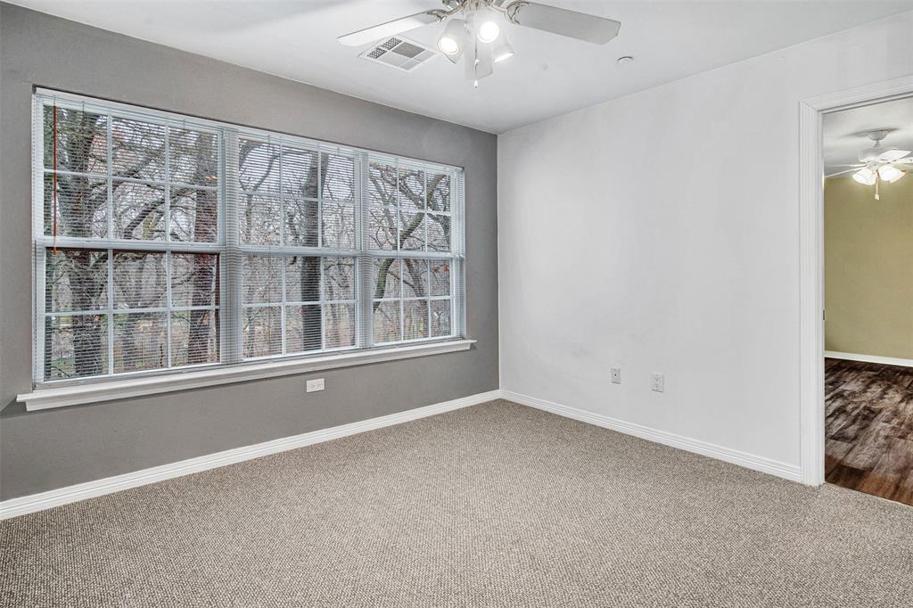 Emerald Sound At Lake Lewisvil - Residential