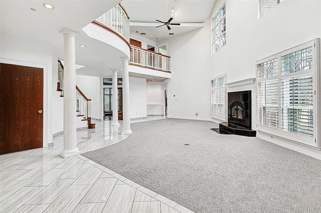 Emerald Sound At Lake Lewisvil - Residential