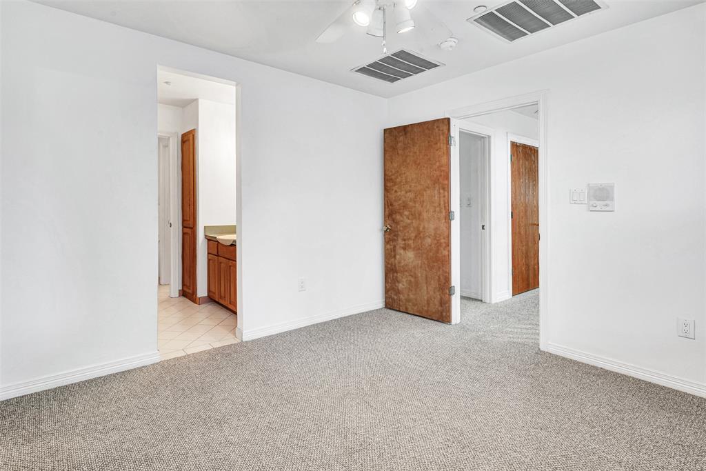 Emerald Sound At Lake Lewisvil - Residential