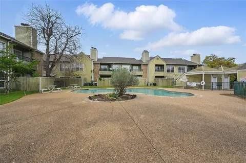 4101 Esters Road 111