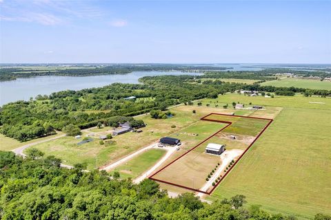 Photo of 855 Buck Creek Road, Tioga, TX 76271 (MLS # 20996854)