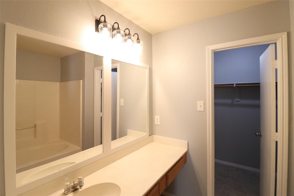 Parkway Village 02 - Residential Lease