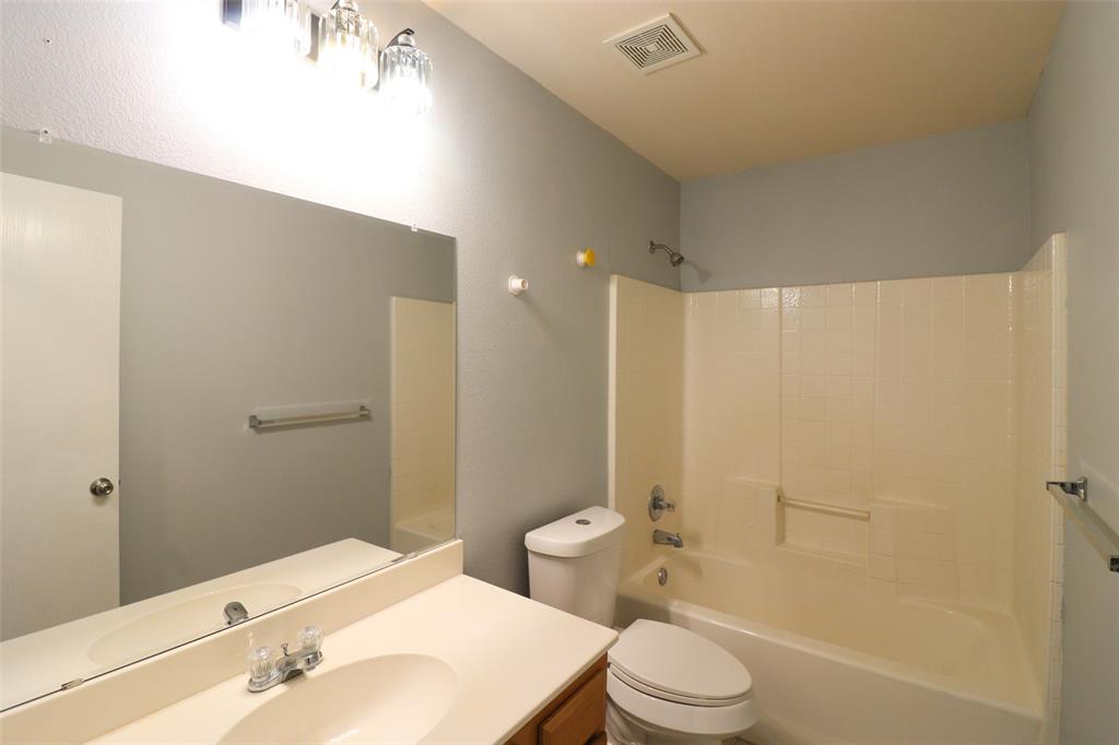 Parkway Village 02 - Residential Lease