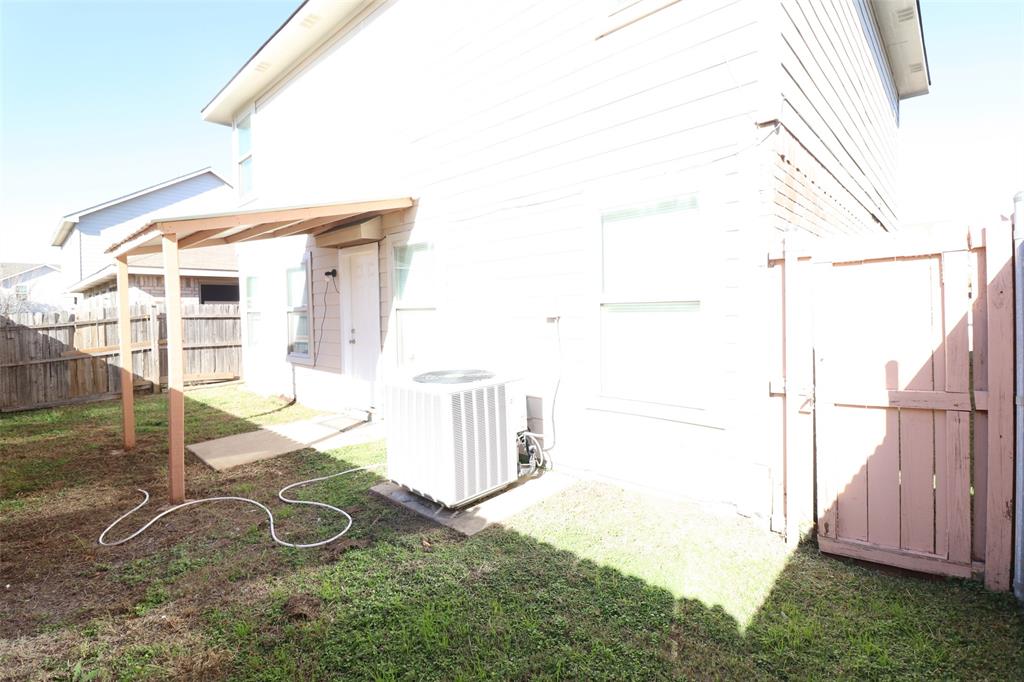 Parkway Village 02 - Residential Lease