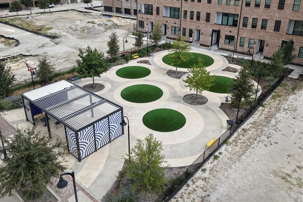 Addison Grove - Residential