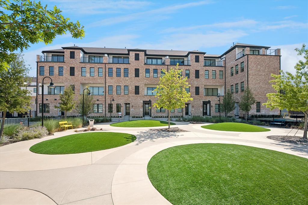 Addison Grove - Residential