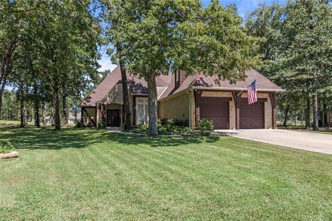 A home in Mabank