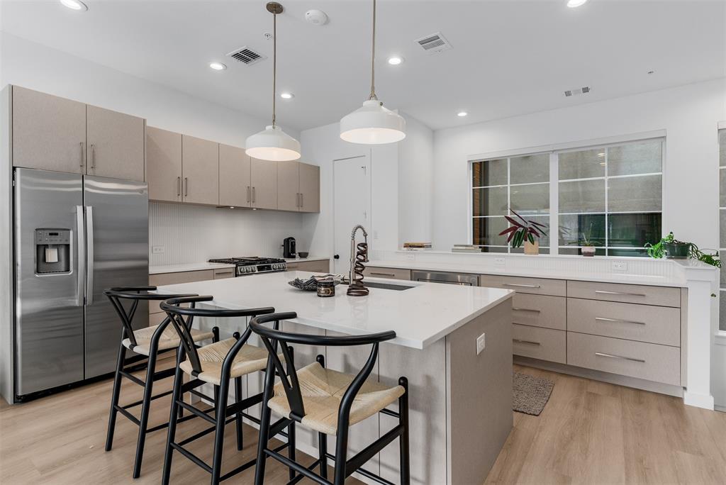 419 W 9th Street D