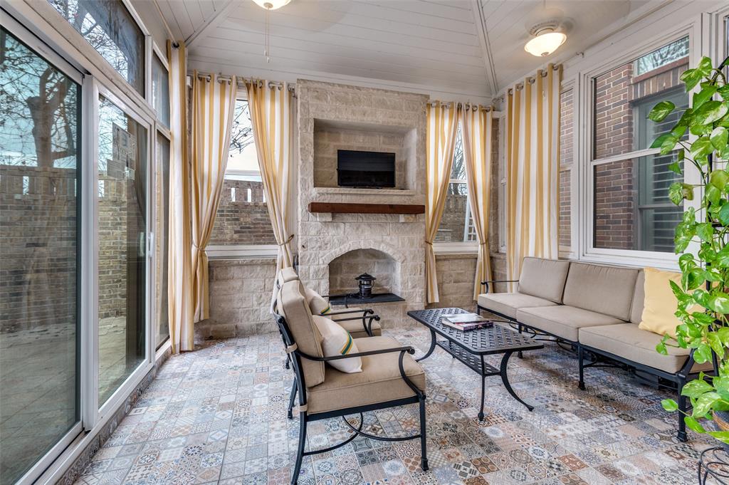 Chateaus Of Coppell - Residential