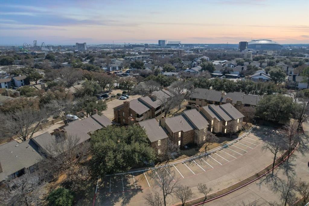 Cloisters Condo The - Residential