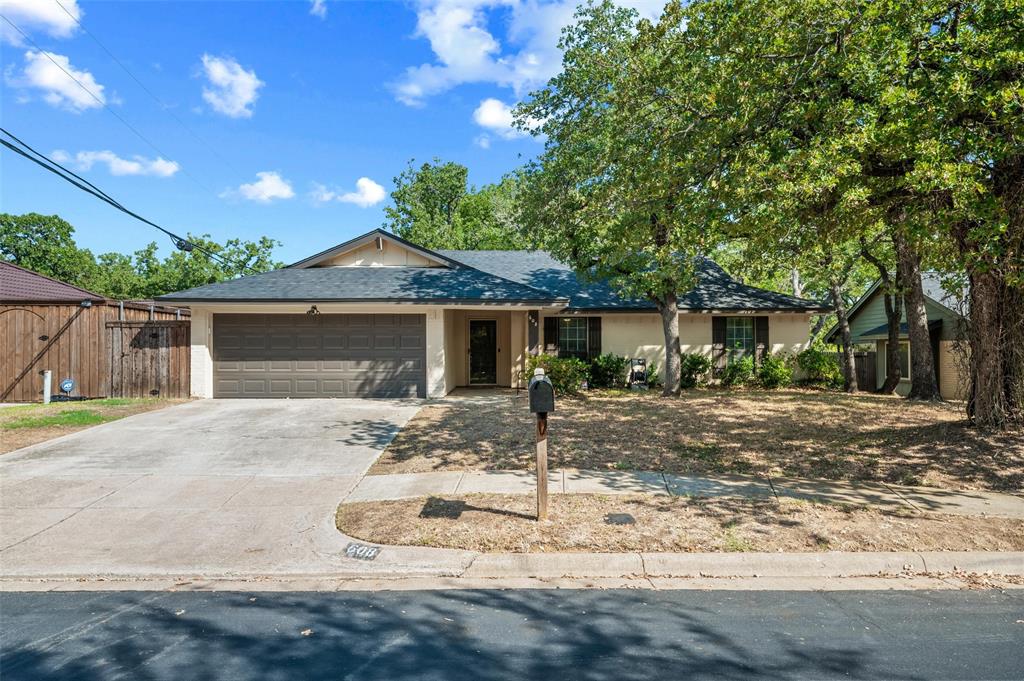 608 Ridgewood Circle