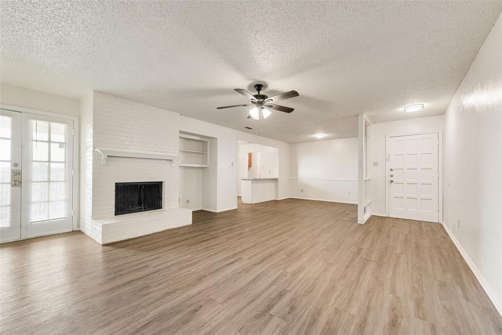 215/217 Silver Creek Drive