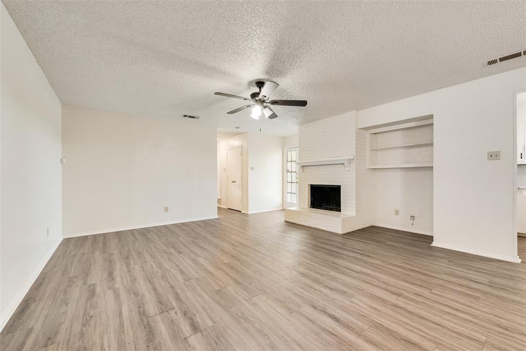 215/217 Silver Creek Drive