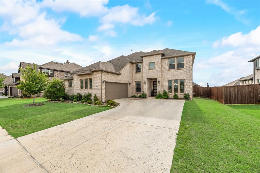 1042 Elmwood Drive