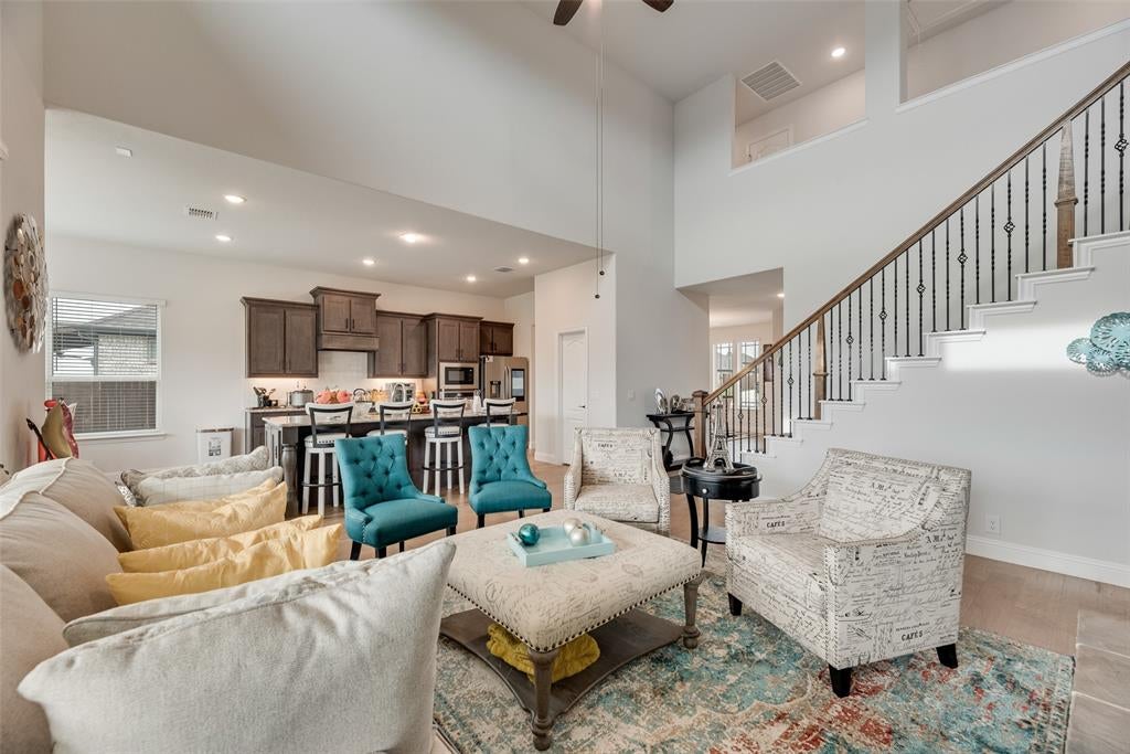 1042 Elmwood Drive