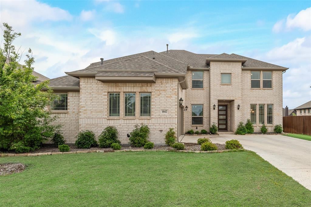 1042 Elmwood Drive