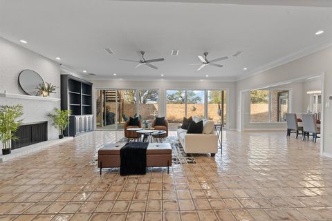 848 S Havenwood Lane Fort Worth TX 76112