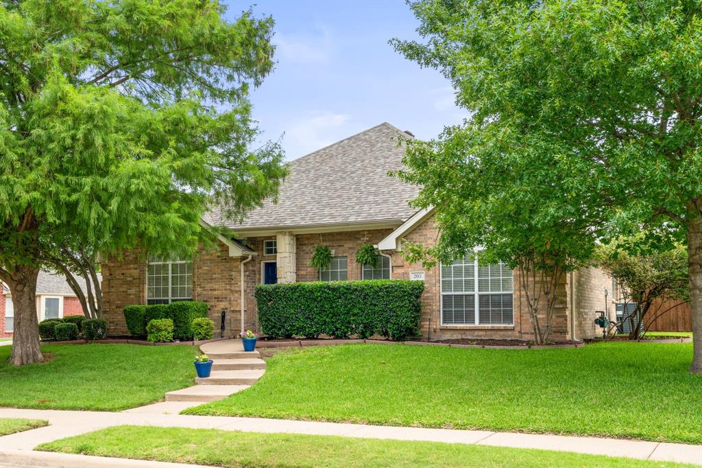 205 Crepe Myrtle Lane
