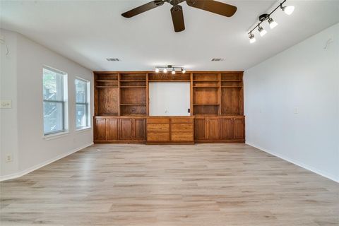 Tiny photo for 129 Little River Bend, Mabank, TX 75156 (MLS # 21095863)