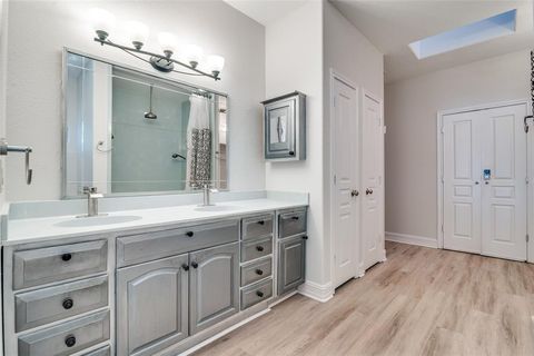 Tiny photo for 129 Little River Bend, Mabank, TX 75156 (MLS # 21095863)