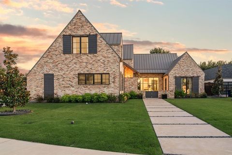 Photo of 2620 Park Grove Loop, Southlake, TX 76092 (MLS # 21095698) Photo of 2620 Park Grove Loop, Southlake, TX 76092 (MLS # 21095698)