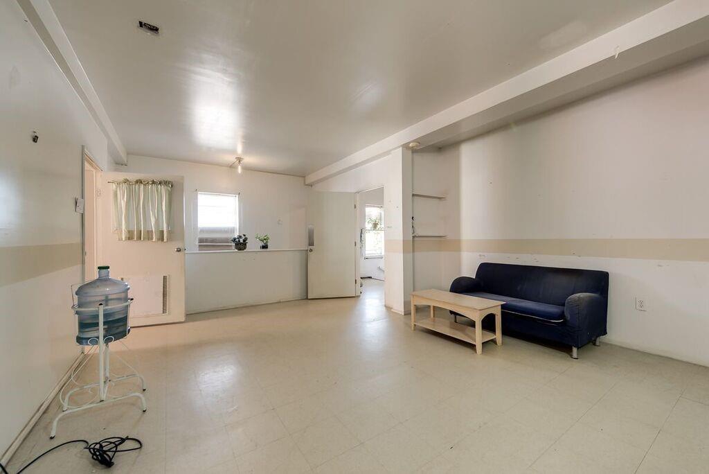 Dallas Land & Loan 02 - Commercial Sale