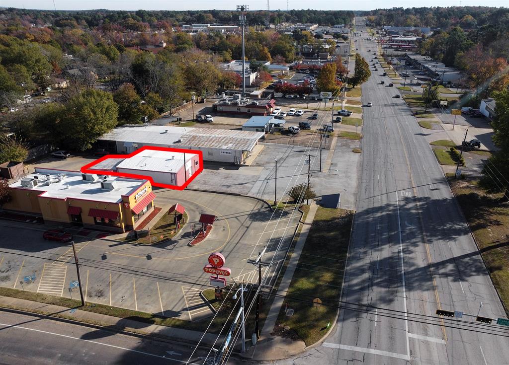 WILLOW RUN - Commercial Lease